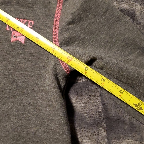 Kids size medium Nike pullover like new - Picture 9 of 10